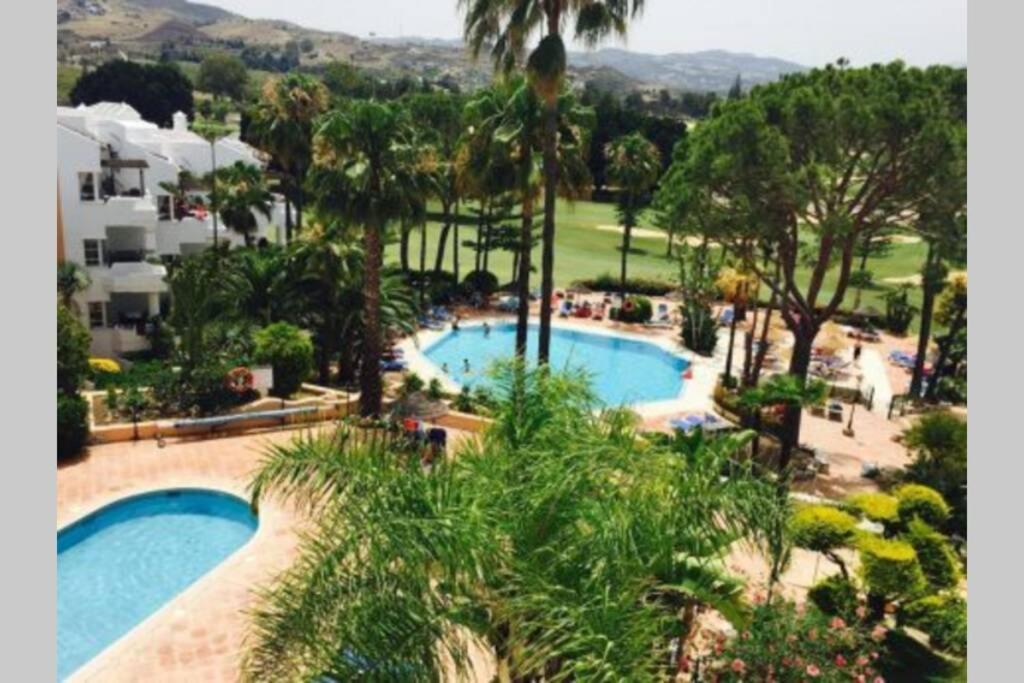 Stylish One Bed Apartment At Matchroom Country Club Fuengirola Exterior photo